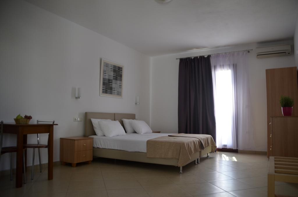 Alex Mike Apartment Agia Anna  Ngoại thất bức ảnh