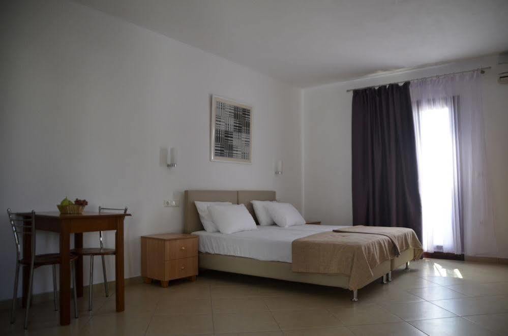 Alex Mike Apartment Agia Anna  Ngoại thất bức ảnh